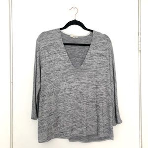 Aritzia Wilfred Free Anita space grey vneck 3/4 sleeve knit tshirt S